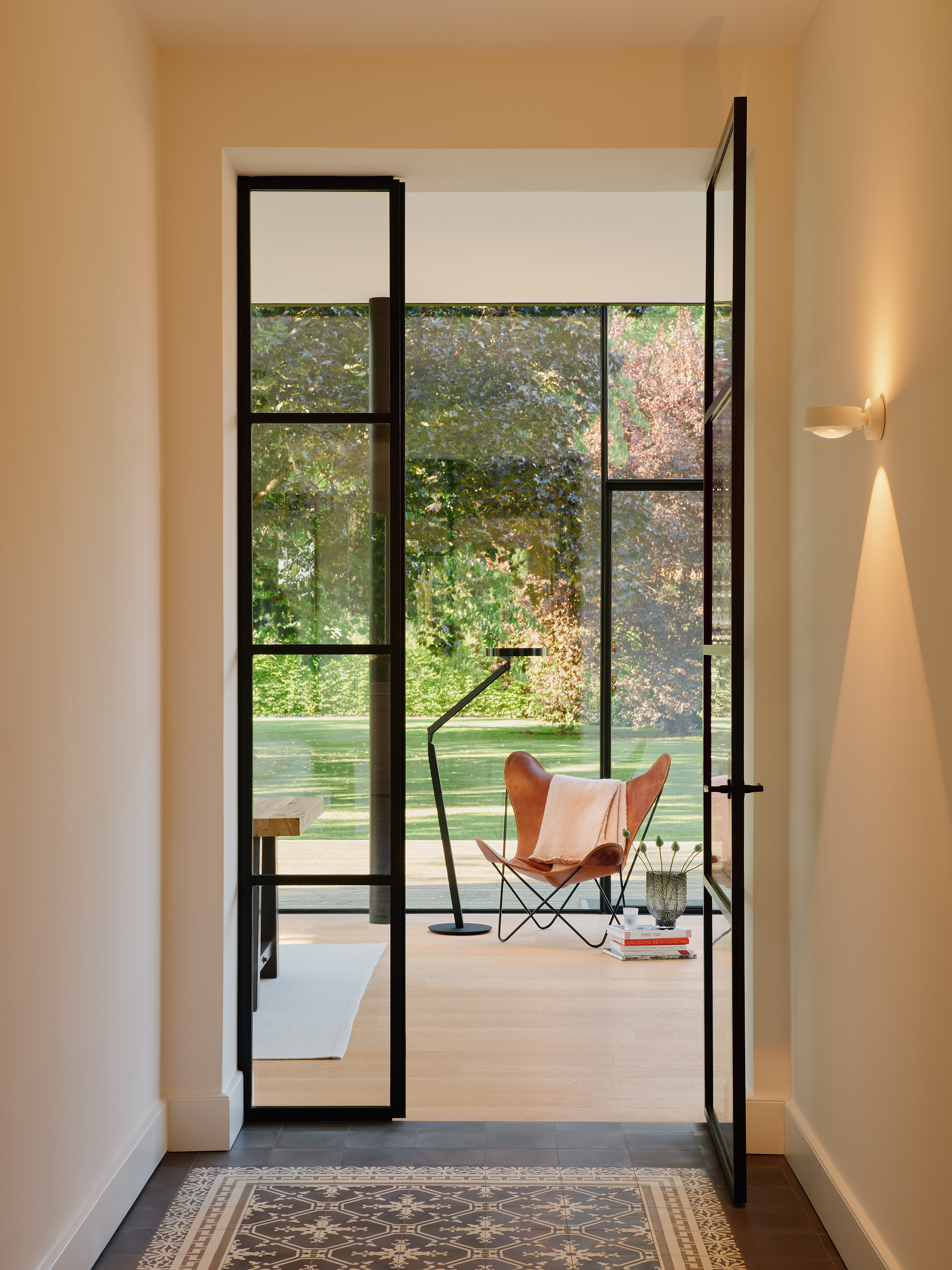 Gang mit Blick auf Leseecke mit Gioia lettura