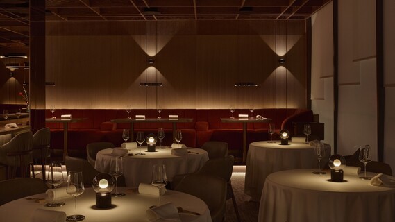 viele Luna puras auf Esstischen verteilt