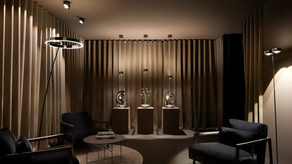 MDW25 Showroom dark chrome