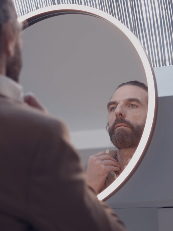 John Nollet illuminated by Occhio