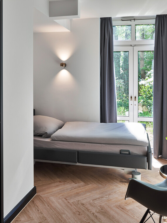 Praxisklinik Ulmenhof Patientenzimmer io verticale / Mito sfera