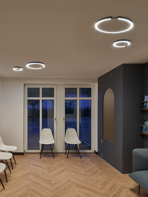 Praxisklinik Ulmenhof Wartezimmer Mito soffitto