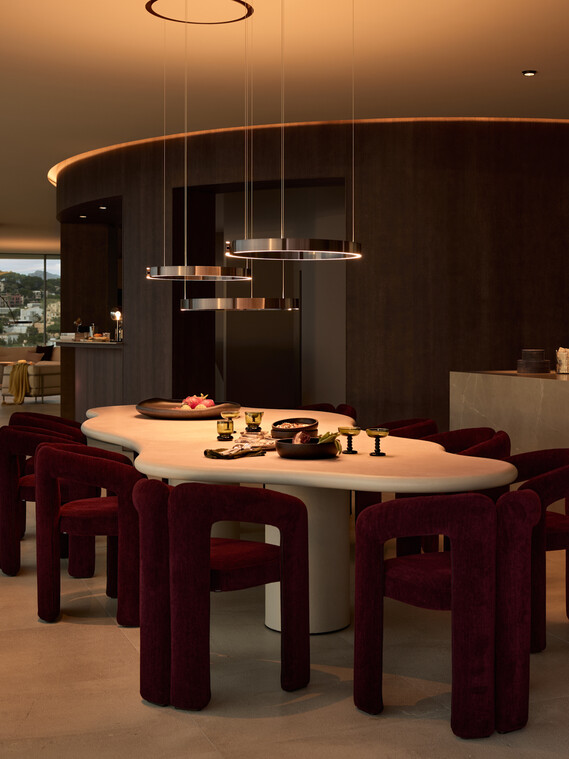 Mito cosmo move über dem Esstisch