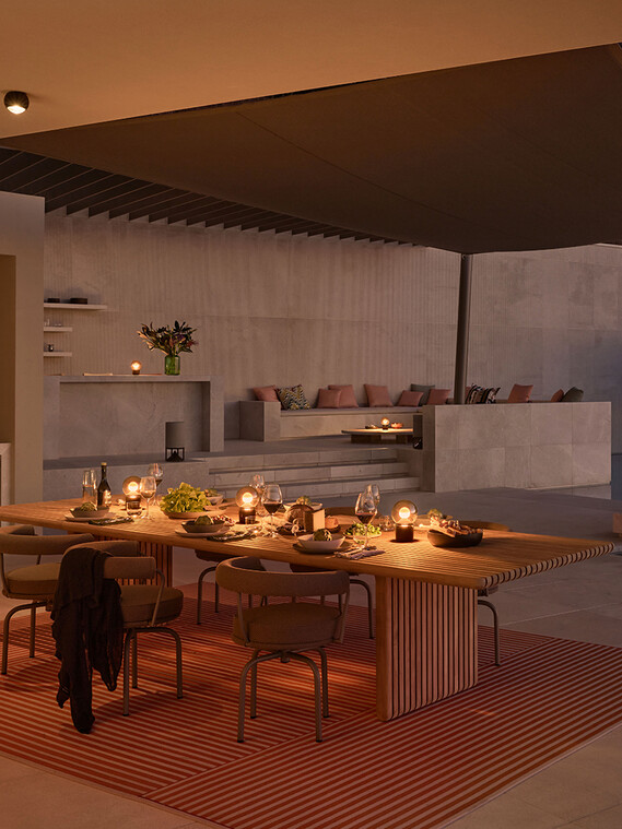 High Five Outdoor Image Luna