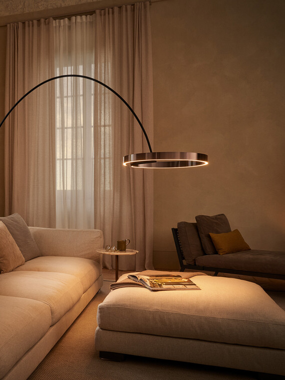 Occhio mito largo mobile luminaire in living room situation 