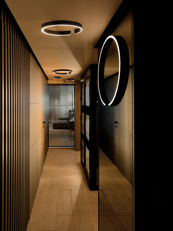 Occhio Mito soffitto Decken- und Wandleuchte in Flursituation