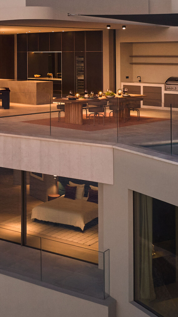 Außenansicht einer Villa auf Mallorca zur Dämmerung